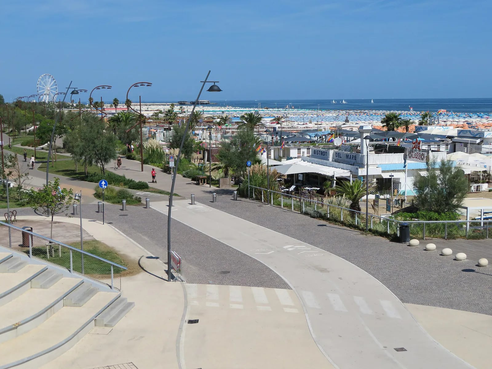 Passeggiate a 150 metri — Hotel La Dolce Vita Rimini